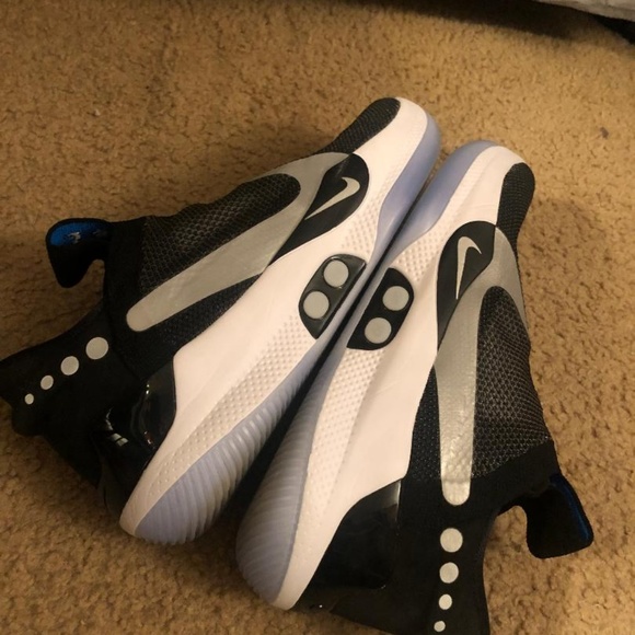 Nike Adapt BB Black Pure Platinum (US Charger)